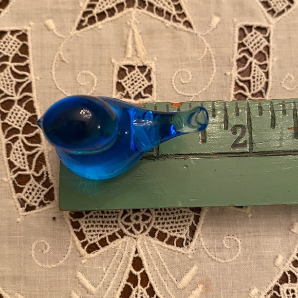 Swedish Tiny Blue Bird Glass Bird Figurine - Picture 7 of 7